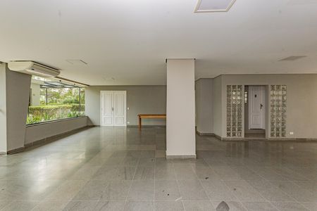Apartamento à venda com 258m², 4 quartos e 4 vagas Apartamento à venda com 258m², 4 quartos e 4 vagasÁrea comum - Salão de festas