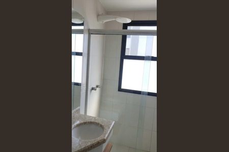 Banheiro de kitnet/studio para alugar com 1 quarto, 49m² em Setor Bela Vista, Goiânia