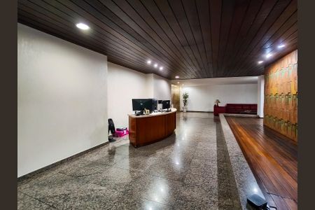Apartamento para alugar com 167m², 4 quartos e 2 vagasFachada e portaria