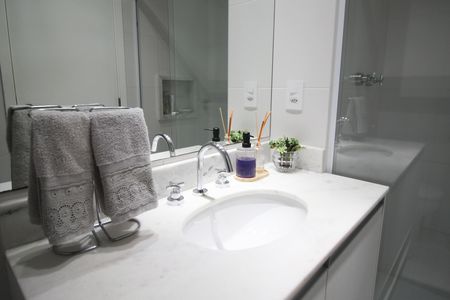 Apartamento à venda com 64m², 2 quartos e 2 vagas Apartamento à venda com 64m², 2 quartos e 2 vagasBanheiro