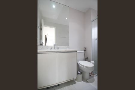 Apartamento à venda com 64m², 2 quartos e 2 vagas Apartamento à venda com 64m², 2 quartos e 2 vagasBanheiro da Suíte