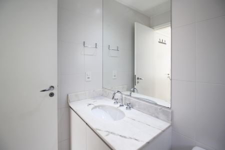 Apartamento à venda com 64m², 2 quartos e 2 vagas Apartamento à venda com 64m², 2 quartos e 2 vagasBanheiro da Suíte