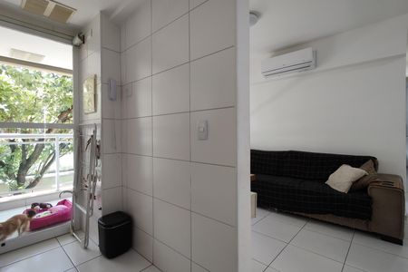 Apartamento à venda com 68m², 2 quartos e 1 vaga Apartamento à venda com 68m², 2 quartos e 1 vagaCozinha - Armários