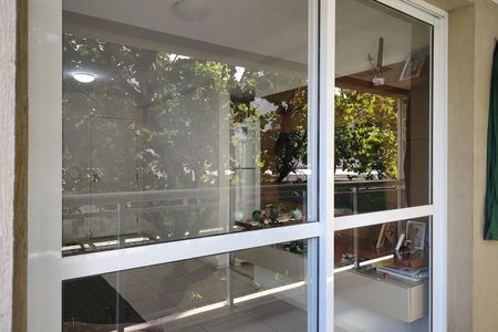 Apartamento à venda com 68m², 2 quartos e 1 vaga Apartamento à venda com 68m², 2 quartos e 1 vagaVaranda