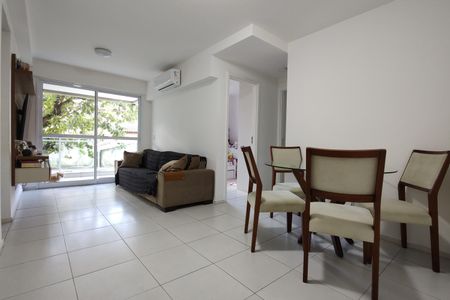 Apartamento à venda com 68m², 2 quartos e 1 vaga Apartamento à venda com 68m², 2 quartos e 1 vagaSala