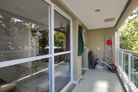 Apartamento à venda com 68m², 2 quartos e 1 vaga Apartamento à venda com 68m², 2 quartos e 1 vagaVaranda