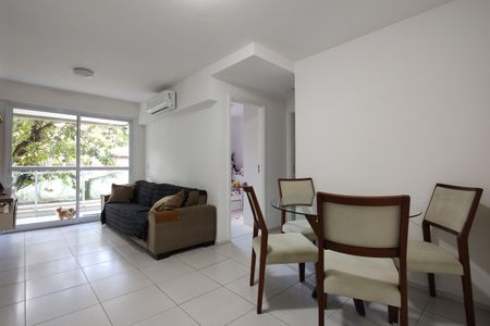 Apartamento à venda com 68m², 2 quartos e 1 vaga Apartamento à venda com 68m², 2 quartos e 1 vagaSala