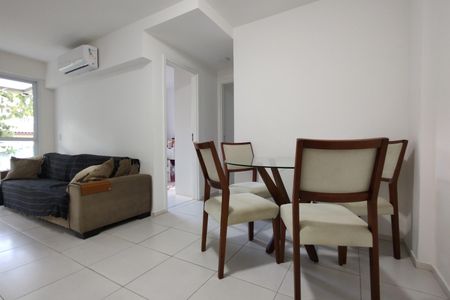 Apartamento à venda com 68m², 2 quartos e 1 vaga Apartamento à venda com 68m², 2 quartos e 1 vagaSala