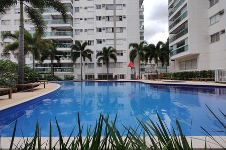 Apartamento à venda com 68m², 2 quartos e 1 vaga Apartamento à venda com 68m², 2 quartos e 1 vagaÁrea comum - Piscina
