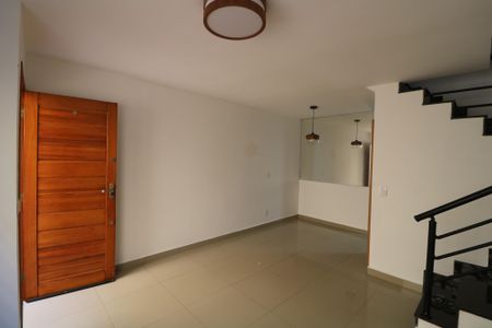 Casa de condomínio para alugar com 70m², 2 quartos e 1 vagaSala