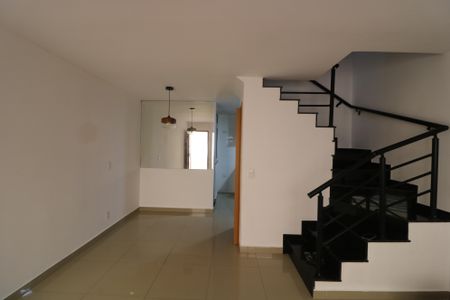Casa de condomínio para alugar com 70m², 2 quartos e 1 vagaSala