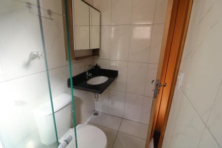 Casa de condomínio para alugar com 70m², 2 quartos e 1 vagaBanheiro da Suíte