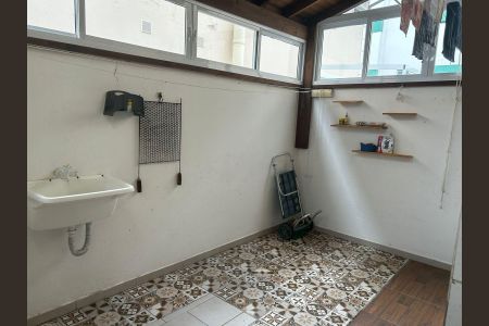 Casa de condomínio para alugar com 96m², 3 quartos e 1 vagaÁrea de serviço