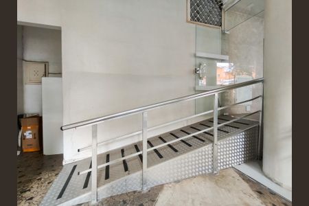 Apartamento para alugar com 68m², 2 quartos e sem vagaFachada e portaria