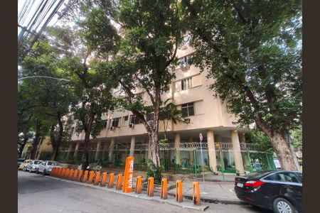 Apartamento para alugar com 68m², 2 quartos e sem vagaFachada e portaria
