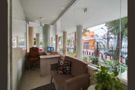 Apartamento para alugar com 68m², 2 quartos e sem vagaFachada e portaria