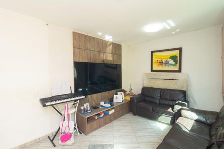 Sala de casa à venda com 5 quartos, 250m² em Cidade Antônio Estêvão de Carvalho, São Paulo