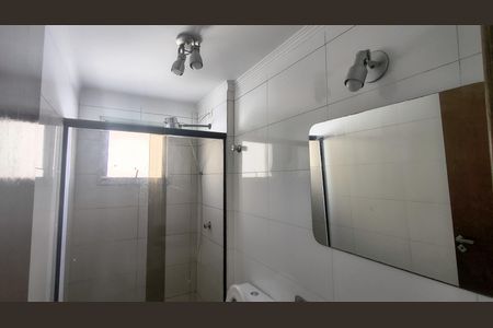 Banheiro de apartamento à venda com 2 quartos, 57m² em Vila Mussolini, São Bernardo do Campo