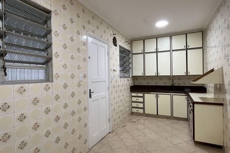 Casa para alugar com 300m², 6 quartos e 4 vagasCozinha e Área de Serviço
