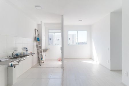 Sala de apartamento para alugar com 2 quartos, 46m² em Vila Perracini, Poá
