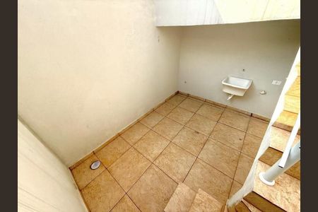 Casa à venda com 2 quartos, 120m² em Vila Yara, São Paulo