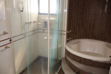 Apartamento à venda com 540m², 4 quartos e 5 vagasBanheiro da Suíte