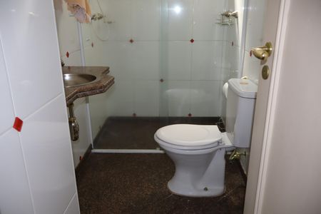 Apartamento à venda com 540m², 4 quartos e 5 vagasTerraço - banheiro