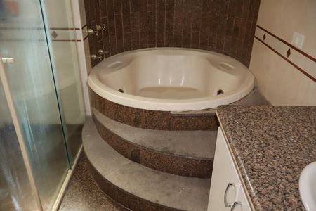 Apartamento à venda com 540m², 4 quartos e 5 vagasBanheiro da Suíte