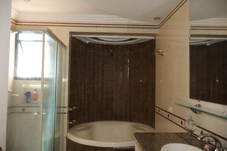 Apartamento à venda com 540m², 4 quartos e 5 vagasBanheiro da Suíte