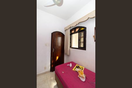 Quarto 2 de casa para alugar com 3 quartos, 215m² em Padre Miguel, Rio de Janeiro