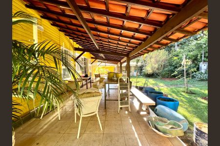 Casa para alugar com 250m², 4 quartos e 4 vagasQuintal