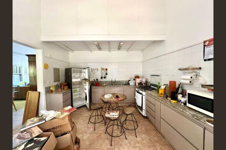 Cozinha de casa para alugar com 4 quartos, 250m² em Braúnas, Belo Horizonte