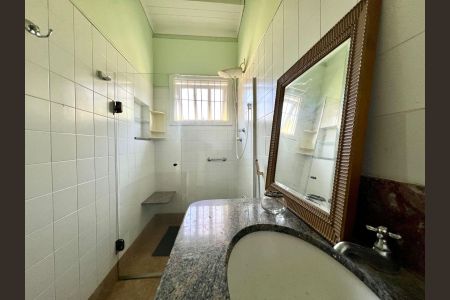 Casa para alugar com 250m², 4 quartos e 4 vagasBanheiro Social