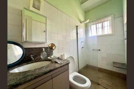 Casa para alugar com 250m², 4 quartos e 4 vagasBanheiro Social