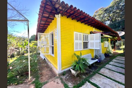 Casa para alugar com 250m², 4 quartos e 4 vagasFachada