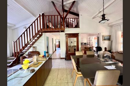 Casa para alugar com 250m², 4 quartos e 4 vagasSala