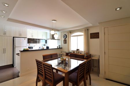 Casa à venda com 150m², 3 quartos e 3 vagasCopa e Cozinha 