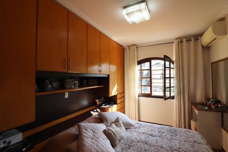 Casa à venda com 150m², 3 quartos e 3 vagasQuarto 1 - Suíte