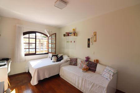 Casa à venda com 150m², 3 quartos e 3 vagasQuarto 2 - Suíte