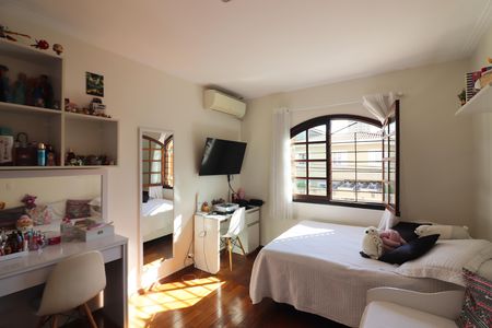 Casa à venda com 150m², 3 quartos e 3 vagasQuarto 2 - Suíte