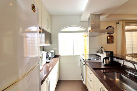 Casa à venda com 150m², 3 quartos e 3 vagasCopa e Cozinha 