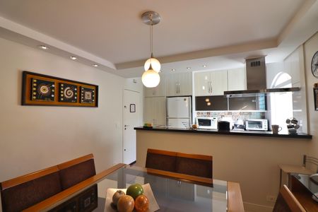 Casa à venda com 150m², 3 quartos e 3 vagasCopa e Cozinha 