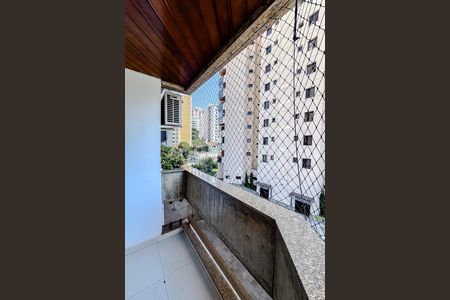 Apartamento à venda com 300m², 4 quartos e 4 vagasVaranda do Quarto 1