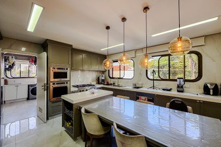 Apartamento à venda com 300m², 4 quartos e 4 vagasCozinha