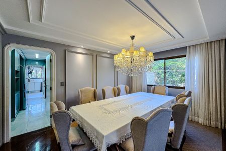 Apartamento à venda com 300m², 4 quartos e 4 vagasSala