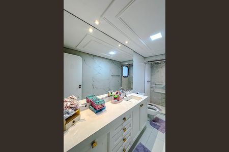 Apartamento à venda com 300m², 4 quartos e 4 vagasBanheiro da Suíte