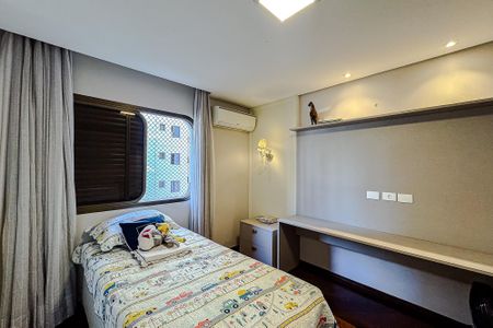 Apartamento à venda com 300m², 4 quartos e 4 vagasQuarto 4 - Suíte