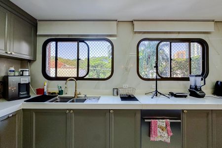 Apartamento à venda com 300m², 4 quartos e 4 vagasCozinha