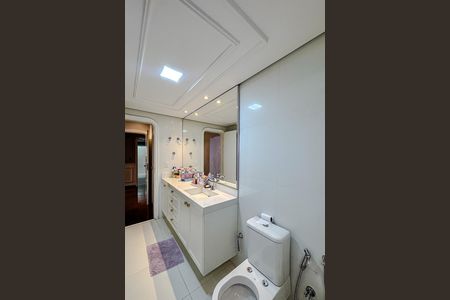 Apartamento à venda com 300m², 4 quartos e 4 vagasBanheiro da Suíte