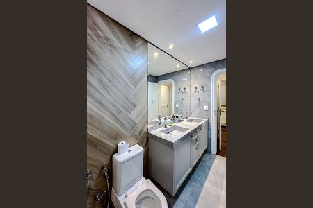 Apartamento à venda com 300m², 4 quartos e 4 vagasBanheiro da Suíte